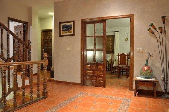 Entrada al ampilo salón