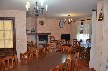 salon con gran mesa