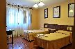 habitación con 2 camas