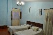 dormitorio con 2 camas