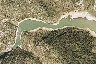 vista aérea del embalse de la Tosca